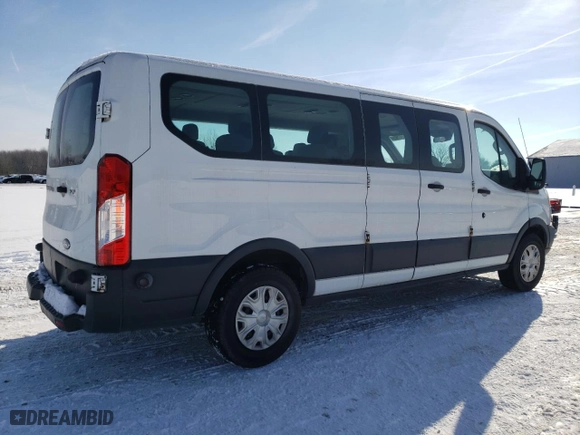 2015 Ford Transit Wagon XL with VIN 1FBZX2ZM1FKA72248, listed as a Copart auction lot 41748545 with 195,109 mi miles and Clean Title. Bid and sale history available at carsss.com. Image 3.