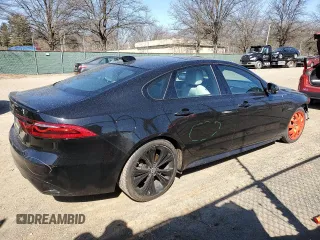 2024 Jaguar XF R-Dynamic SE with VIN SAJBL4GX4RCY95130, listed as a Copart auction lot 45276625 with 8,589 mi miles and Salvage Title. Bid and sale history available at carsss.com. Image 3.