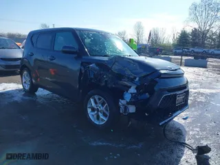 2021 Kia Soul X-Line with VIN KNDJ23AU2M7739644, listed as a IAAI auction lot 41961135 with 32,256 mi miles. Bid and sale history available at carsss.com. Image 1.