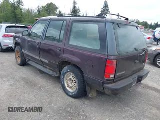 1994 Ford Explorer Eddie Bauer с VIN 1FMDU34X0RUB04469, выставлен на аукционе IAAI как лот 42204709 с пробегом 97 367 миль миль и . История ставок и продаж доступна на DreamBid. Изображение 3.
