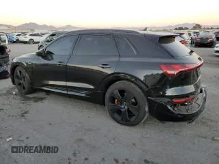 2022 Audi e-tron Premium Plus с VIN WA1LAAGE5NB021918, выставлен на аукционе Copart как лот 88352465 с пробегом 42 662 миль миль и Списание • Salvage title. История ставок и продаж доступна на DreamBid. Изображение 2.