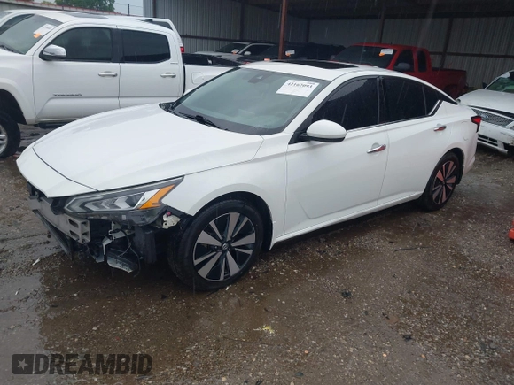 2019 Nissan Altima SV with VIN 1N4BL4DVXKC214904, listed as a IAAI auction lot 42162093 with 294,733 mi miles and . Bid and sale history available at DreamBid. Image 2.