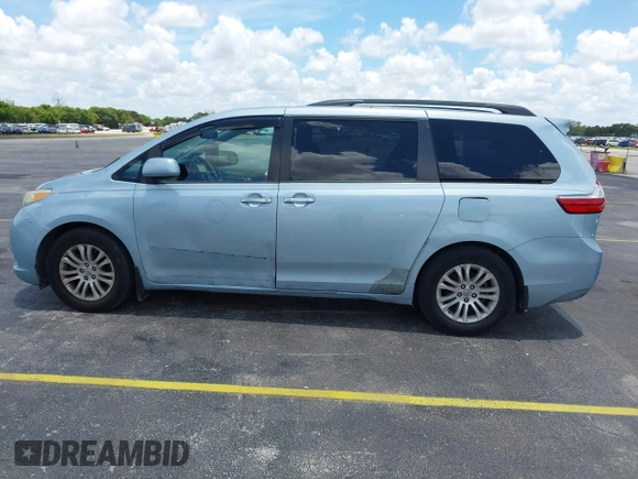 2015 Toyota Sienna XLE с VIN 5TDYK3DC3FS537633, выставлен на аукционе IAAI как лот 42534653 с пробегом 250 730 миль миль и . История ставок и продаж доступна на DreamBid. Изображение 14.