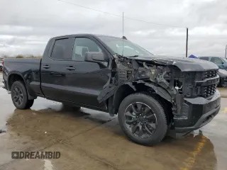 2020 Chevrolet Silverado 1500 Custom with VIN 1GCRWBEHXLZ339963, listed as a Copart auction lot 86070844 with 117,973 mi miles and Salvage Title. Bid and sale history available at carsss.com. Image 4.