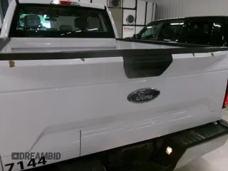 2018 Ford F-150 XL z VIN 1FTEX1EB1JKD12125, wystawiony jako IAAI lot #42844963 z przebiegiem 30 603 mil mil oraz . Historia ofert i sprzedaży dostępna na DreamBid. Obrazek 17.