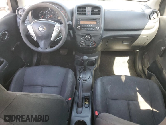 2016 Nissan Versa S z VIN 3N1CN7AP7GL905886, wystawiony jako Copart lot #48686295 z przebiegiem 142 507 mil mil oraz Szkoda całkowita • Salvage title. Historia ofert i sprzedaży dostępna na DreamBid. Obrazek 8.