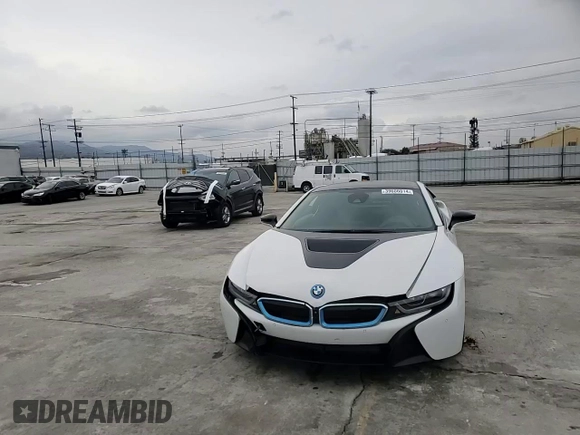 2016 BMW i8 z VIN WBY2Z2C56GV675882, wystawiony jako Copart lot #39606014 z przebiegiem 40 680 mil mil oraz . Historia ofert i sprzedaży dostępna na DreamBid. Obrazek 11.