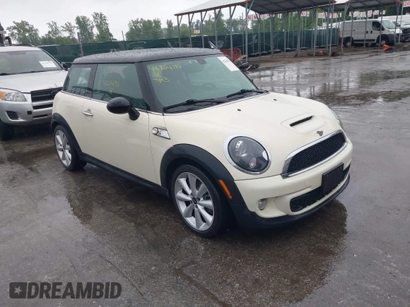 2012 MINI Hardtop S z VIN WMWSV3C59CT386436, wystawiony jako IAAI lot #42254715 z przebiegiem 60 260 mil mil oraz . Historia ofert i sprzedaży dostępna na DreamBid. Obrazek 1.