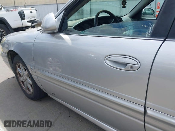 2004 Buick LeSabre Custom with VIN 1G4HP52K044152686, listed as a IAAI auction lot 42040237 with 204,778 mi miles. Bid and sale history available at carsss.com. Image 12.
