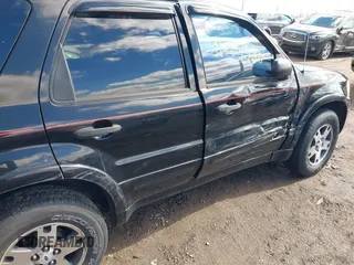 2002 Ford Escape XLT z VIN 1FMCU03182KD33491, wystawiony jako IAAI lot #41704430 z przebiegiem 174 810 mil mil oraz . Historia ofert i sprzedaży dostępna na DreamBid. Obrazek 6.
