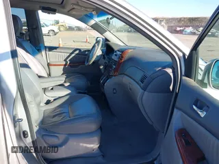 2004 Toyota Sienna XLE with VIN 5TDZA22C64S052274, listed as a IAAI auction lot 41279995 with 287,007 mi miles. Bid and sale history available at carsss.com. Image 5.