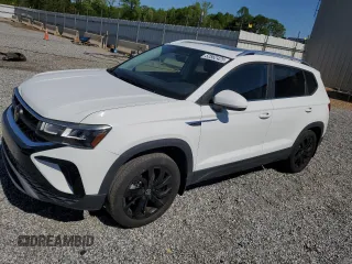 2022 Volkswagen Taos SE z VIN 3VVLX7B23NM090816, wystawiony jako Copart lot #52862425 z przebiegiem 24 369 mil mil oraz Szkody całkowita. Historia ofert i sprzedaży dostępna na DreamBid. Obrazek 1.