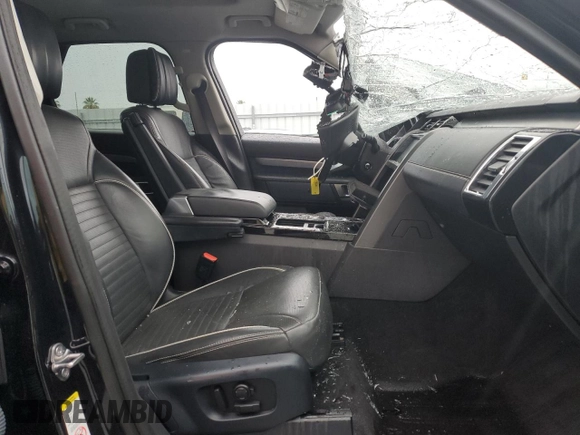 2017 Land Rover Discovery First Edition with VIN SALRTBBV0HA017494, listed as a Copart auction lot 41274964 with 56,828 mi miles and Salvage Title. Bid and sale history available at carsss.com. Image 7.