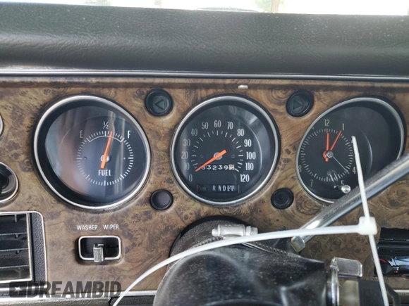 1972 Chevrolet Monte Carlo z VIN 1H57J2L567411, wystawiony jako Copart lot #72465014 z przebiegiem 83 239 mil mil oraz Szkody całkowita. Historia ofert i sprzedaży dostępna na DreamBid. Obrazek 9.