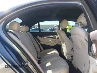 2019 Mercedes-Benz E 63 S AMG with VIN WDDZF8KB2KA553755, listed as a IAAI auction lot 40545473 with 51,458 mi miles and . Bid and sale history available at DreamBid. Image 8.