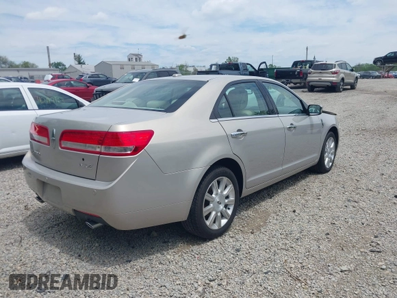 2010 Lincoln MKZ z VIN 3LNHL2GC0AR754146, wystawiony jako IAAI lot #42214165 z przebiegiem 88 913 mil mil oraz . Historia ofert i sprzedaży dostępna na DreamBid. Obrazek 4.