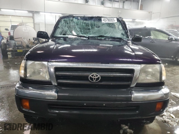 1998 Toyota Tacoma with VIN 4TAWN72N0WZ135590, listed as a Copart auction lot 45796955 with 241,581 mi miles and Salvage Title. Bid and sale history available at DreamBid. Image 5.