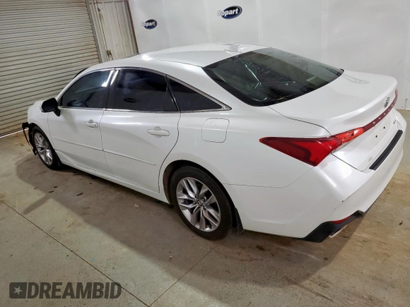2021 Toyota Avalon XLE z VIN 4T1AZ1FB0MU060010, wystawiony jako Copart lot #56844085 z przebiegiem 115 788 mil mil oraz Czysty tytuł • Clean title. Historia ofert i sprzedaży dostępna na DreamBid. Obrazek 2.