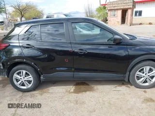2022 Nissan Kicks S z VIN 3N1CP5BV2NL531339, wystawiony jako IAAI lot #41960255 z przebiegiem 24 931 mil mil oraz . Historia ofert i sprzedaży dostępna na DreamBid. Obrazek 14.
