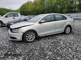 2011 Volkswagen Jetta SE с VIN 3VWDZ7AJ4BM350977, выставлен на аукционе Copart как лот 56821845 с пробегом 202 754 миль миль и Чистый • Clean title. История ставок и продаж доступна на DreamBid. Изображение 1.