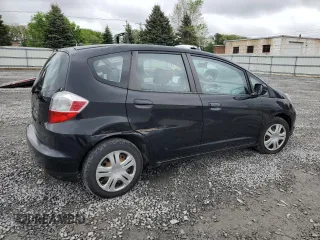 2010 Honda Fit z VIN JHMGE8H22AS027239, wystawiony jako Copart lot #59358935 z przebiegiem 121 802 mil mil oraz Czysty tytuł • Clean title. Historia ofert i sprzedaży dostępna na DreamBid. Obrazek 3.