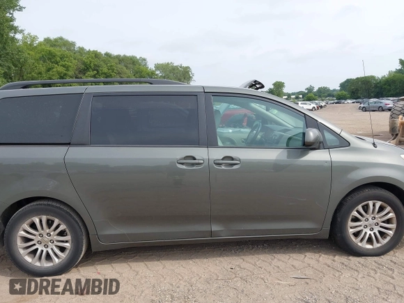 2012 Toyota Sienna XLE AAS с VIN 5TDYK3DC0CS232036, выставлен на аукционе IAAI как лот 42714811 с пробегом 201 769 миль миль и . История ставок и продаж доступна на DreamBid. Изображение 13.
