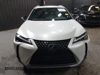 2024 Lexus UX 250h Premium z VIN JTHP9JBH5R2071157, wystawiony jako IAAI lot #42314505 z przebiegiem 15 803 mil mil oraz . Historia ofert i sprzedaży dostępna na DreamBid. Obrazek 13.