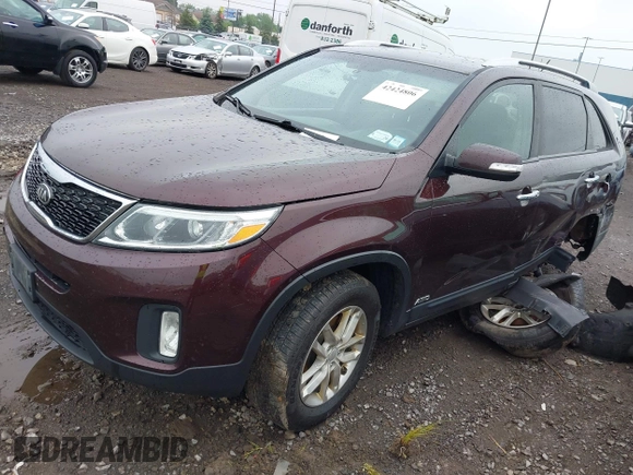 2015 Kia Sorento LX with VIN 5XYKTCA63FG585728, listed as a IAAI auction lot 42424806 with 191,894 mi miles and . Bid and sale history available at DreamBid. Image 18.