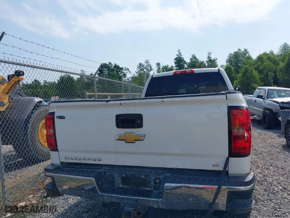 2015 Chevrolet Silverado 2500HD LT with VIN 1GC1KVEG4FF537980, listed as a IAAI auction lot 40108923 with 127,627 mi miles. Bid and sale history available at carsss.com. Image 17.
