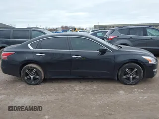 2014 Nissan Altima SV with VIN 1N4AL3AP8EN385266, listed as a IAAI auction lot 42050393 with 83,664 mi miles and . Bid and sale history available at carsss.com. Image 13.