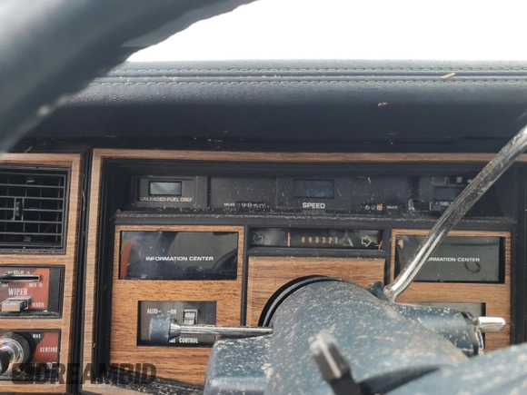 1985 Cadillac Eldorado z VIN 1G6EL5782FE630140, wystawiony jako Copart lot #76367454 z przebiegiem 29 850 mil mil oraz Szkody całkowita. Historia ofert i sprzedaży dostępna na DreamBid. Obrazek 9.