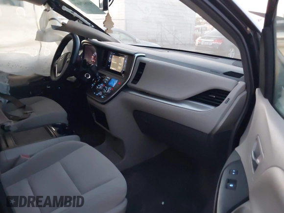 2015 Toyota Sienna LE AAS with VIN 5TDKK3DC2FS685245, listed as a IAAI auction lot 41849185 with 141,545 mi miles. Bid and sale history available at carsss.com. Image 5.