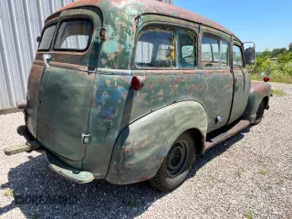 1953 Chevrolet Suburban z VIN H53K032117, wystawiony jako Copart lot #45568985 z przebiegiem Nie podano mil oraz Czysty tytuł • Clean title. Historia ofert i sprzedaży dostępna na DreamBid. Obrazek 4.