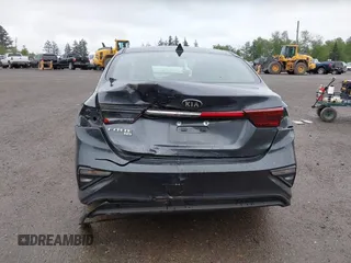 2021 Kia Forte LXS with VIN 3KPF24AD9ME267065, listed as a IAAI auction lot 42139392 with 85,763 mi miles. Bid and sale history available at carsss.com. Image 16.
