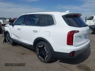 2025 Kia Telluride S with VIN 5XYP64GC2SG571197, listed as a IAAI auction lot 42255912 with 6,043 mi miles and . Bid and sale history available at DreamBid. Image 3.