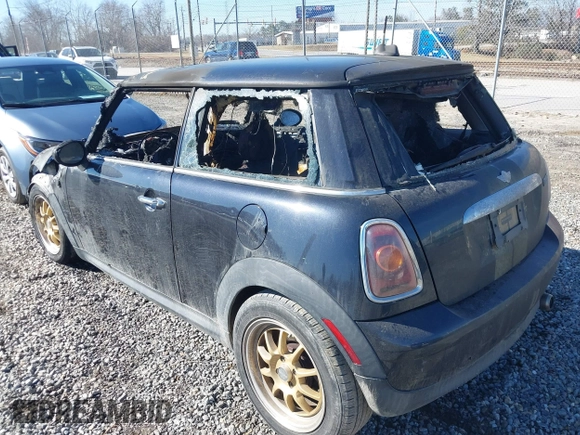 2008 MINI Hardtop with VIN WMWMF33508TU64051, listed as a IAAI auction lot 41485793 with Not Provided miles and . Bid and sale history available at DreamBid. Image 3.