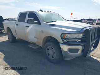 2022 Ram 2500 Tradesman with VIN 3C6UR5CL1NG322828, listed as a IAAI auction lot 41558823 with 142,287 mi miles. Bid and sale history available at carsss.com. Image 1.