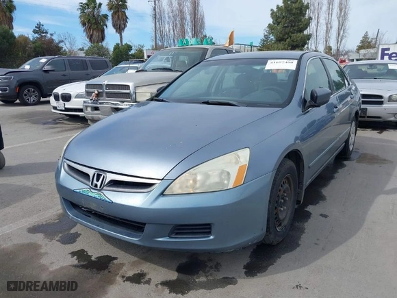 2007 Honda Accord Sdn LX with VIN 1HGCM56407A042456, listed as a IAAI auction lot 41697400 with 281040 miles. Bid and sale history available at carsss.com. Image 6.