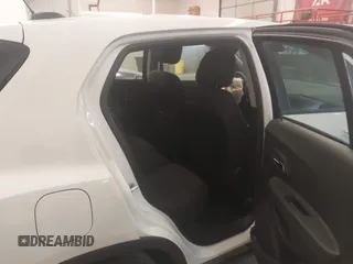 2020 Chevrolet Trax LS with VIN KL7CJKSB2LB093520, listed as a IAAI auction lot 41976707 with 37,933 mi miles and . Bid and sale history available at carsss.com. Image 8.