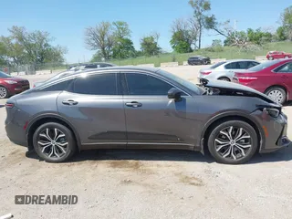 2023 Toyota Crown XLE с VIN JTDAAAAF4P3006693, выставлен на аукционе IAAI как лот 42258729 с пробегом 22 689 миль миль и . История ставок и продаж доступна на DreamBid. Изображение 14.