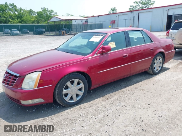 2010 Cadillac DTS 1SD z VIN 1G6KH5EY4AU113587, wystawiony jako IAAI lot #42488941 z przebiegiem 102 285 mil mil oraz . Historia ofert i sprzedaży dostępna na DreamBid. Obrazek 2.