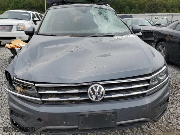 2018 Volkswagen Tiguan SEL Premium with VIN 3VV4B7AX3JM088316, listed as a Copart auction lot 82425764 with 0 mi miles and Salvage Title. Bid and sale history available at carsss.com. Image 12.