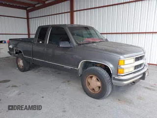 1996 Chevrolet Silverado 1500 with VIN 1GCEK19MXTE176685, listed as a IAAI auction lot 42226660 with 299,603 mi miles and . Bid and sale history available at DreamBid. Image 1.