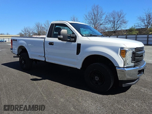 2017 Ford Super Duty F-250 SRW XLT with VIN 1FTBF2B60HEE61749, listed as a Copart auction lot 49674395 with 147,647 mi miles and Clean Title. Bid and sale history available at carsss.com. Image 4.