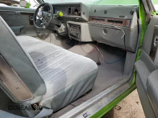 1981 Oldsmobile Cutlass z VIN 1G3AR47F1BR483296, wystawiony jako Copart lot #76765774 z przebiegiem 34 550 mil mil oraz Szkody całkowita. Historia ofert i sprzedaży dostępna na DreamBid. Obrazek 8.