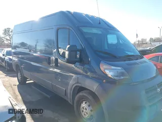 2018 Ram ProMaster Cargo z VIN 3C6TRVDG6JE159516, wystawiony jako IAAI lot #41327711 z przebiegiem 104 446 mil mil oraz . Historia ofert i sprzedaży dostępna na DreamBid. Obrazek 1.