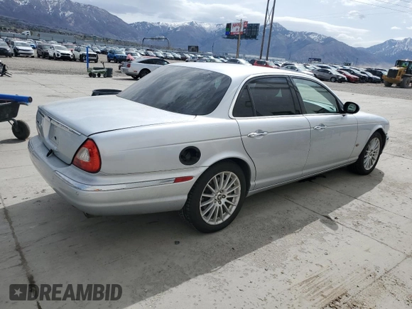 2007 Jaguar XJ 8 with VIN SAJWA71B97SH17810, listed as a Copart auction lot 52262685 with 152,281 mi miles and Clean Title. Bid and sale history available at DreamBid. Image 3.