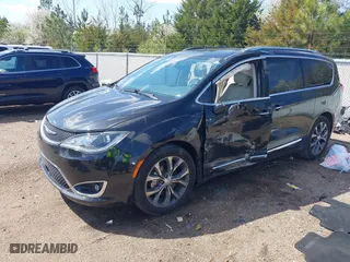 2017 Chrysler Pacifica Limited with VIN 2C4RC1GG5HR812600, listed as a IAAI auction lot 41747528 with 88,810 mi miles. Bid and sale history available at carsss.com. Image 17.