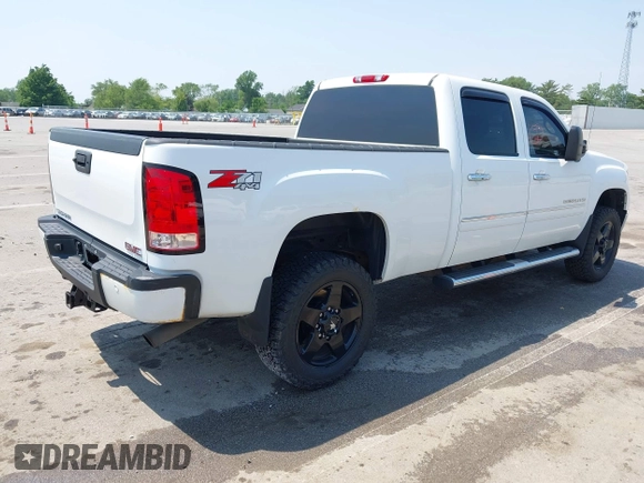2011 GMC Sierra 2500HD Denali with VIN 1GT125CG9BF175853, listed as a IAAI auction lot 42487600 with 125,950 mi miles and . Bid and sale history available at DreamBid. Image 4.