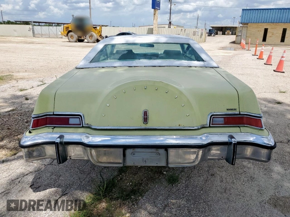 1975 Lincoln Continental z VIN 5Y89A889209, wystawiony jako Copart lot #64262235 z przebiegiem 86 783 mil mil oraz Czysty tytuł • Clean title. Historia ofert i sprzedaży dostępna na DreamBid. Obrazek 6.